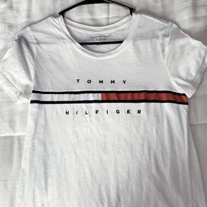simple TOMMY HILFIGER tee